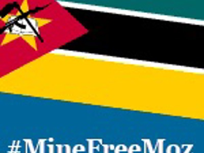 A Mozambique flag with "mine free moz" written under it