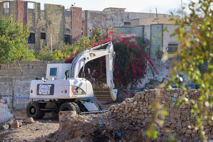 HALO team conducting clearance of an abandoned primary school in Taiz, Yemen
